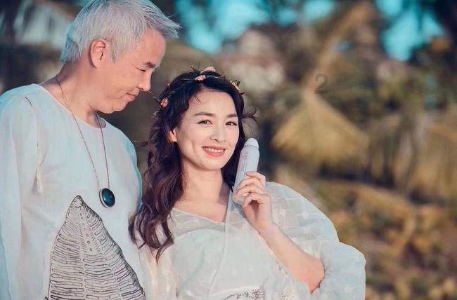 记者：巴萨球员对哈维离任的决定感到震惊和沮丧