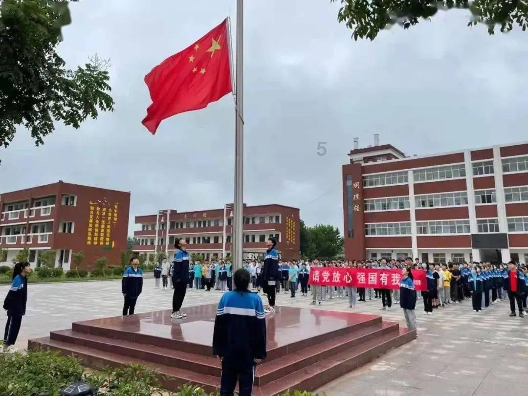 被困在殿堂的学生
