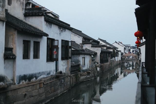 前护板金属隔热膜原厂电话,小车进口龙膜隔热膜贴膜施工建议?