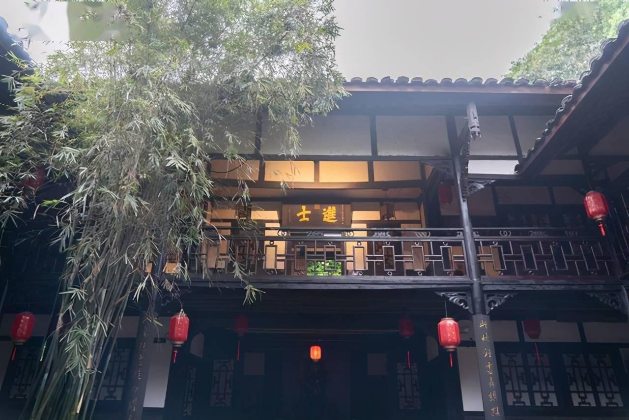 记者:切尔西与维拉有过谈判,布罗亚&杜兰可能互换东家